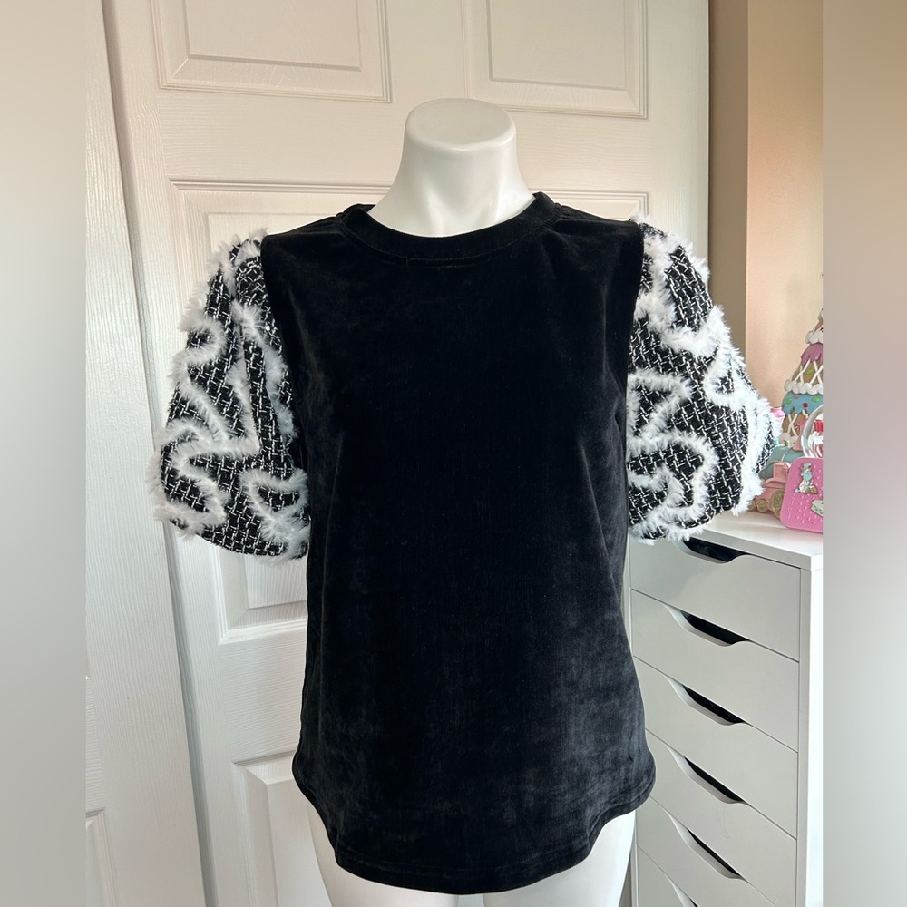 VOY Velvet Puff Sleeve Top